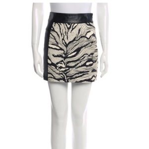 Fausto Puglisi White and Black Printed Italian Leather Mini Skirt NWOT Size 24